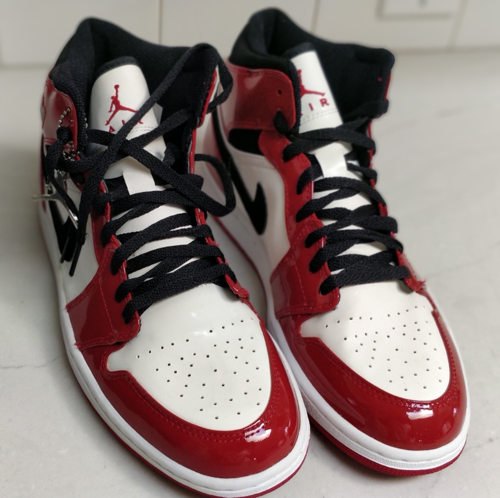 Jordan 1 retro Chicago patent leather